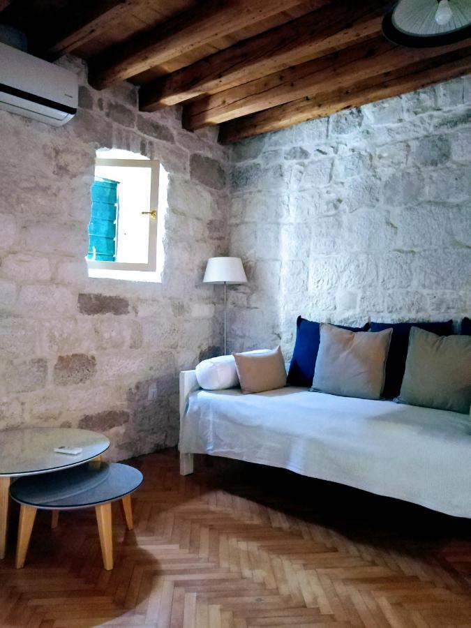 Rooms Livia Traù Esterno foto