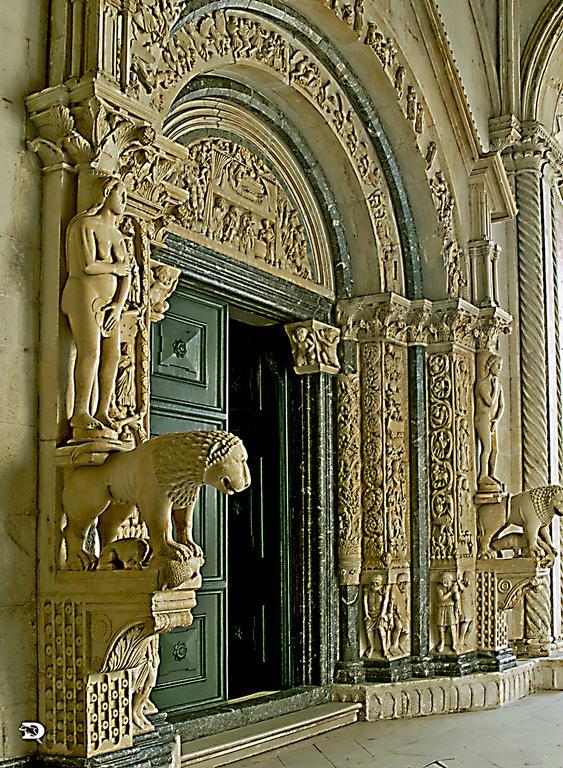 Rooms Livia Traù Esterno foto