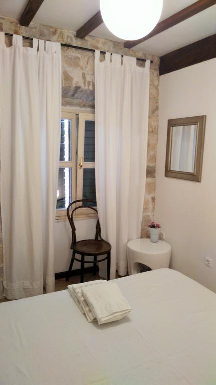Rooms Livia Traù Esterno foto