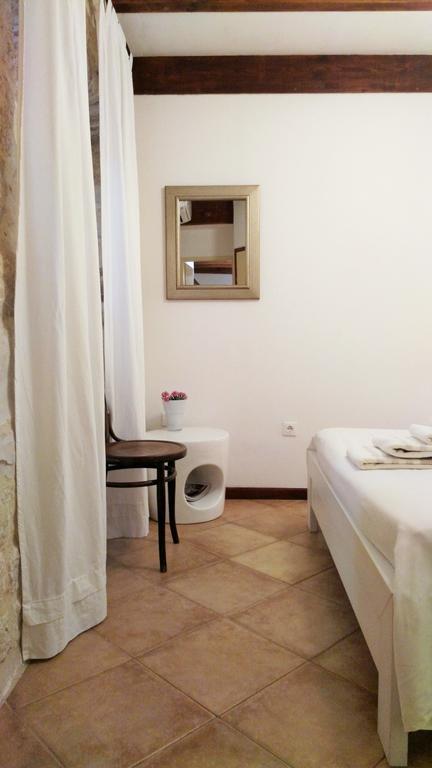 Rooms Livia Traù Esterno foto