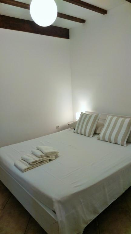 Rooms Livia Traù Esterno foto